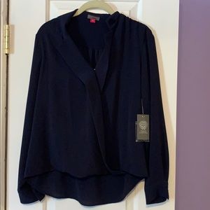 NWT Vince camuto navy blouse